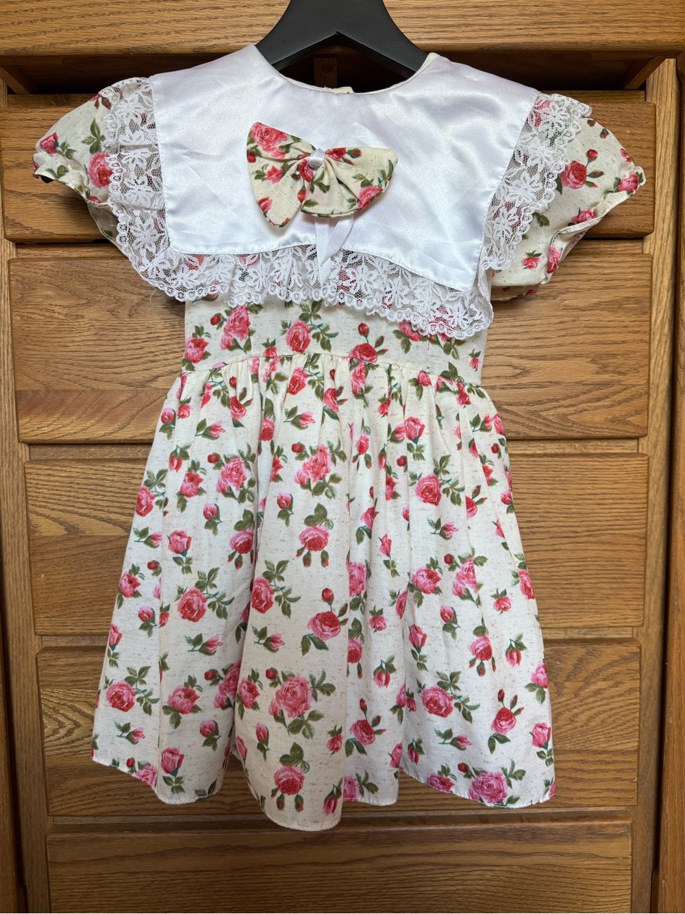 Vintage Floral Rose Print Tea Party Dress with Lace Collar